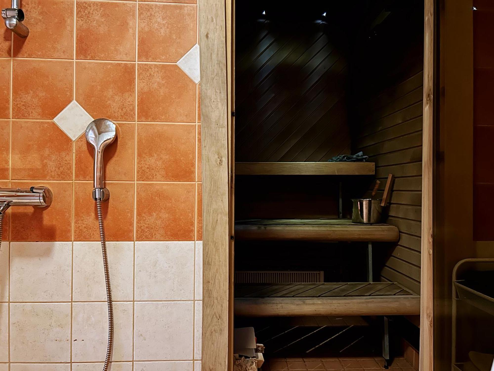 Peaceful Wood-Fired Sauna Stay Вантаа Экстерьер фото
